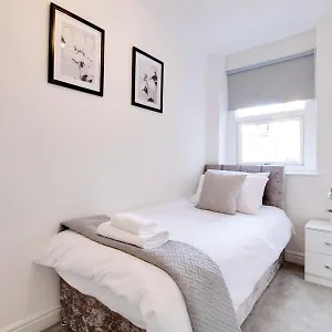 Modern Centre Apartment Harrogate