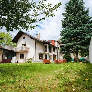 https://pi-house.hotels-in-ljubljana.com